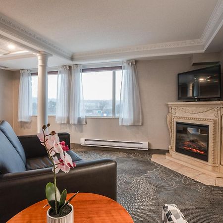 Monte Carlo Inn Barrie Esterno foto