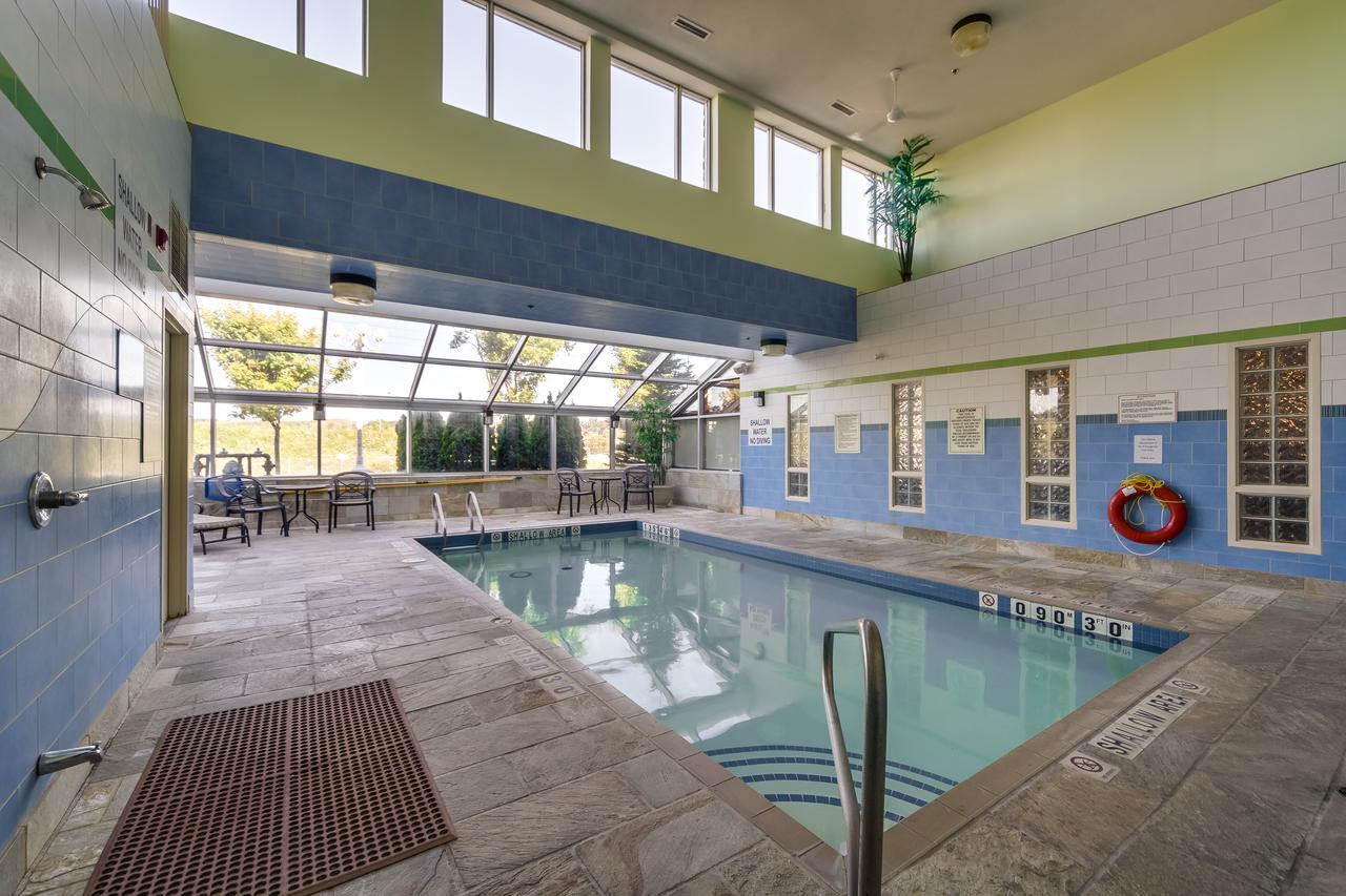 Monte Carlo Inn Barrie Esterno foto